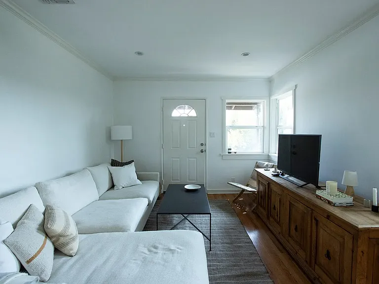 3259 La Clede Ave #3261-1/2 — Photo 9