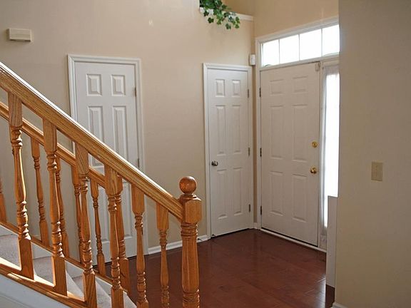4th image of 6733 Hollingsworth Dr