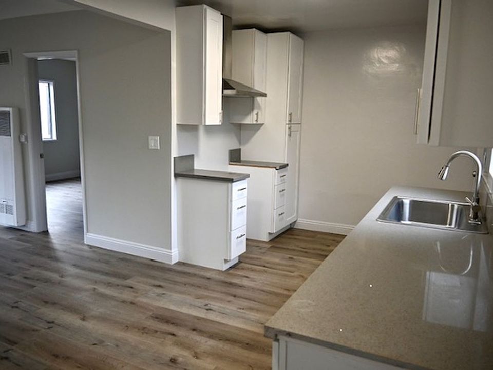 1st image of 1210 W 88th St #1212