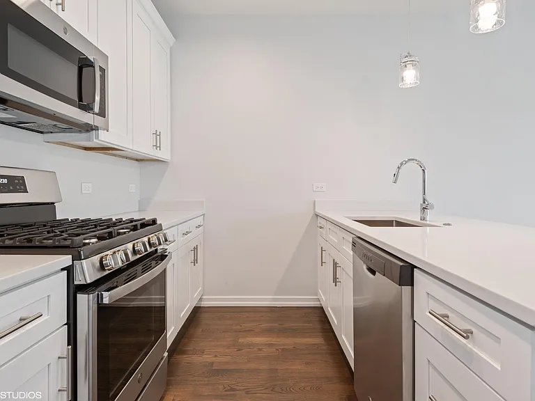 4943 S Saint Lawrence Ave #3 — Photo 4