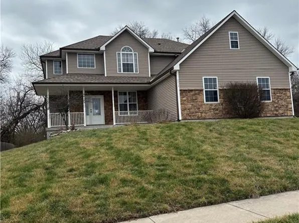 2213 SW Chase Dr, Lees Summit, MO 64082