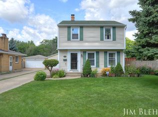 1361 Carlton Ave NE, Grand Rapids, MI 49505