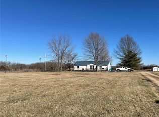 2820 County Line Rd, Gerald, MO 63037