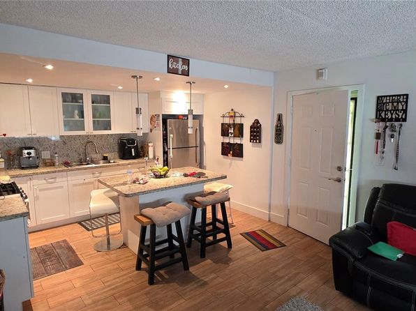 70 NE 202nd Ter APT T26