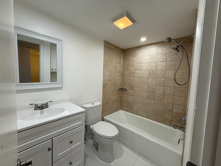 640 Tennis Club Dr #307 — Photo 7