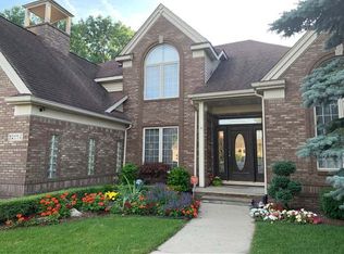 52774 Weathervane Dr, Chesterfield, MI 48047