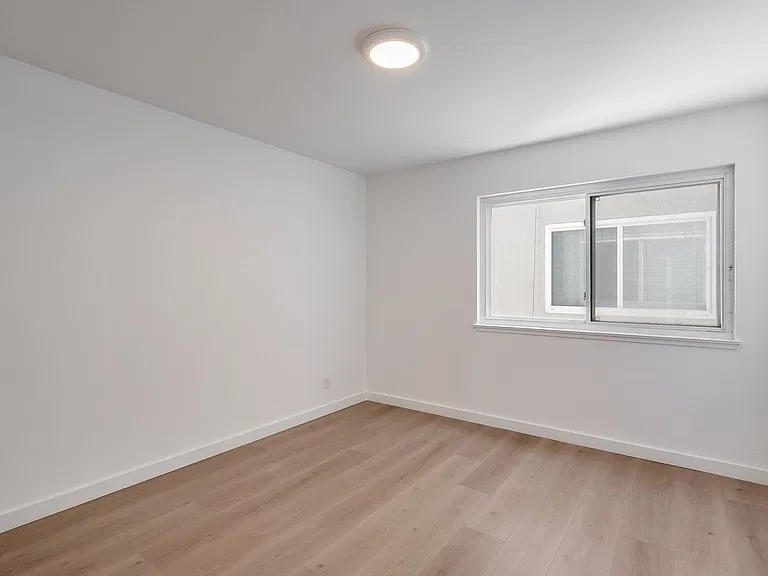 420 7th Avenue — Photo 23
