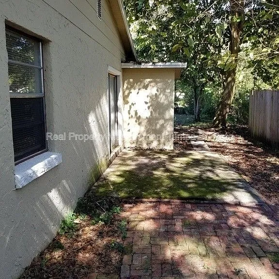 1715 E Lambright St N — Photo 19