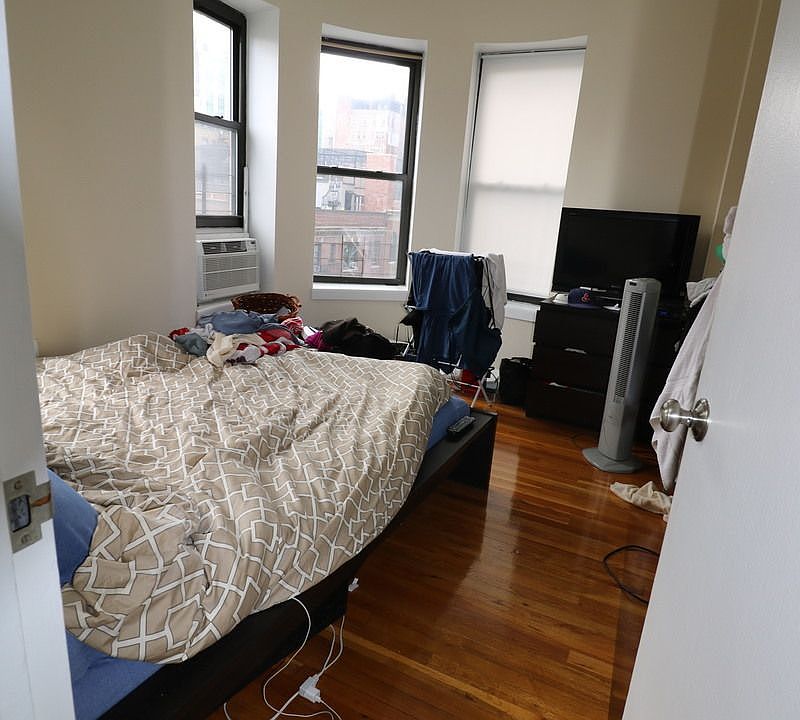 2nd image of 1125 Lexington Ave APT 1B