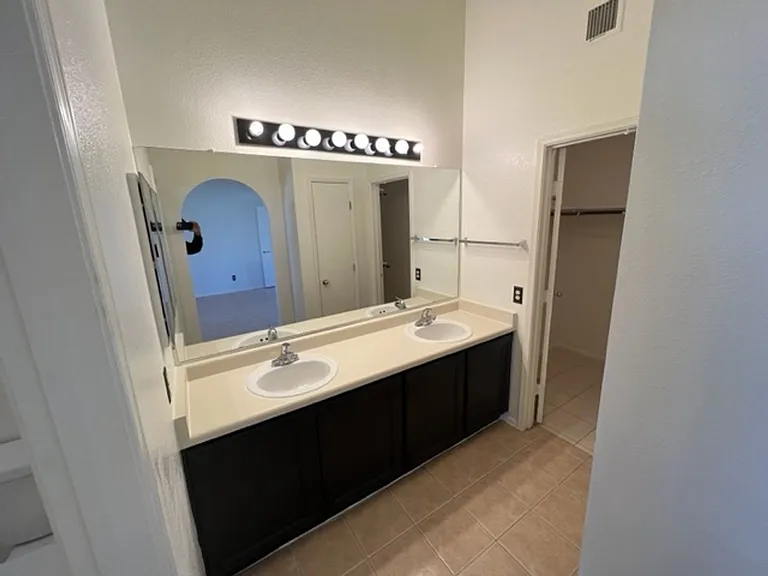 8057 S Carbury Way — Photo 14