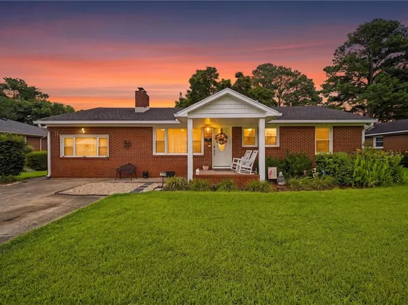 178 Green Kemp Rd, Virginia Beach, VA 23462