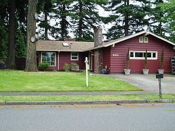 1st image of 930 NE 131st Pl