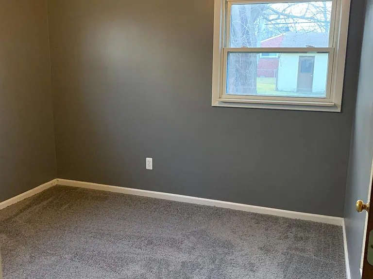 11830 Beech Daly Rd — Photo 11