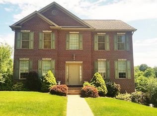 1012 Noble Pine Ct, Trafford, PA 15085