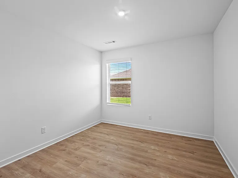 523 Nevada St — Photo 17
