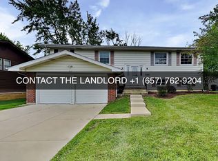 1025 Hassell Rd, Hoffman Estates, IL 60169