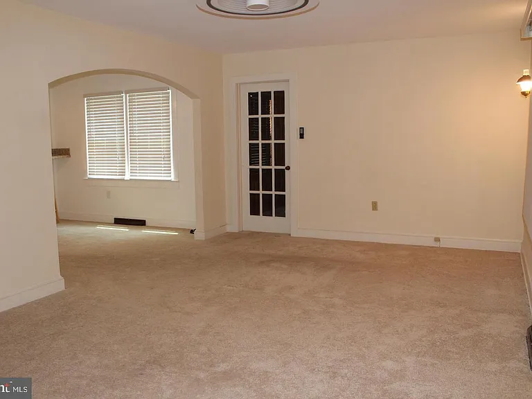 6031 Rosedale Dr — Photo 9