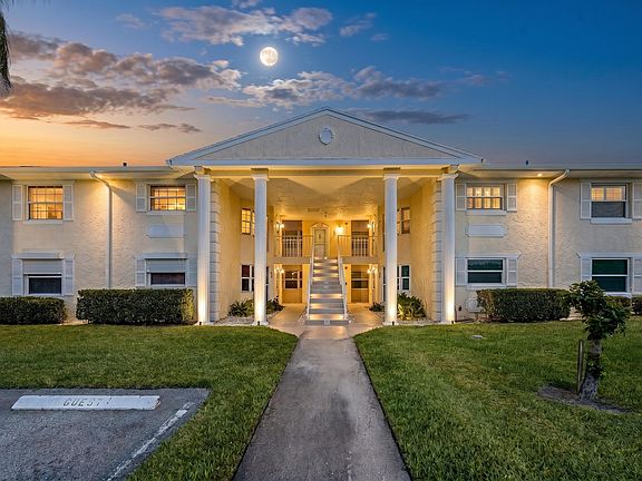 2nd image of 360 Grove Isle Circle