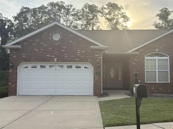 131 Briar Rdg, Collinsville, IL 62234