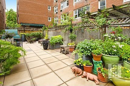 2nd image of 2 Charlton St APT 2C