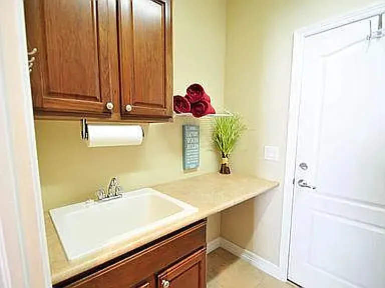8229 S Country Club Pkwy — Photo 31