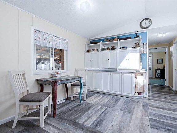 5th image of 38550 Range Road 25a #148