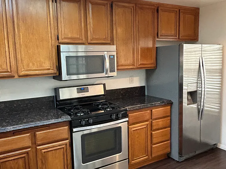 415 Townsquare Ln — Photo 8