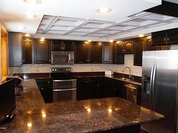 2nd image of 1324 Overhill Dr