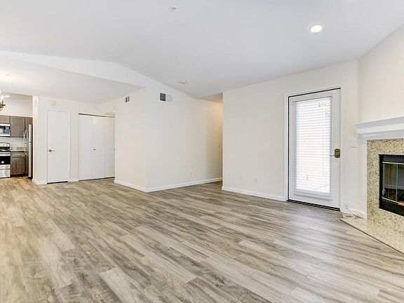 4th image of 18557 Caminito Pasadero Unit 395