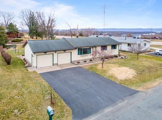 W6877 Cloverdale Rd, Onalaska, WI 54650
