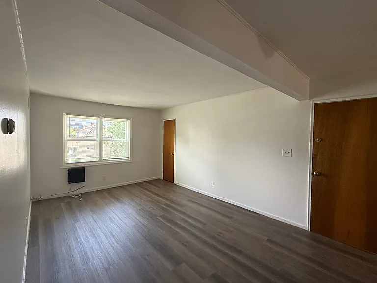 28 College Ave #B — Photo 4