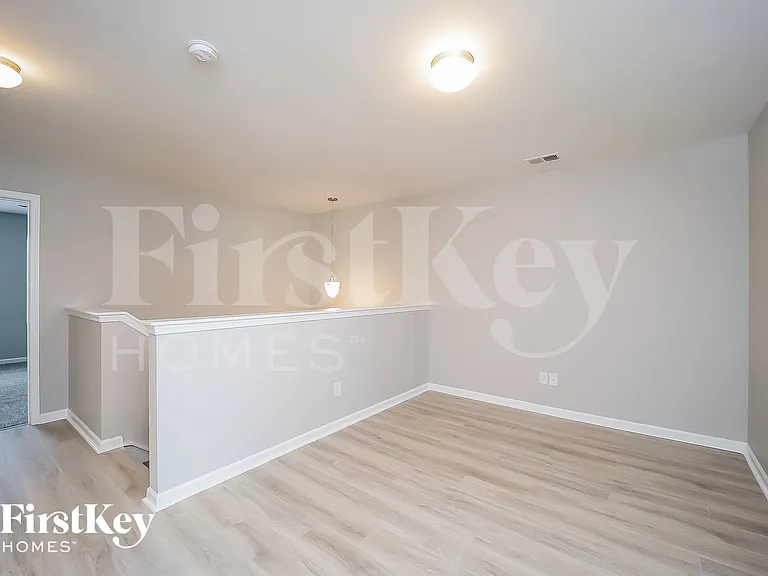 105 Breeders Ct — Photo 7