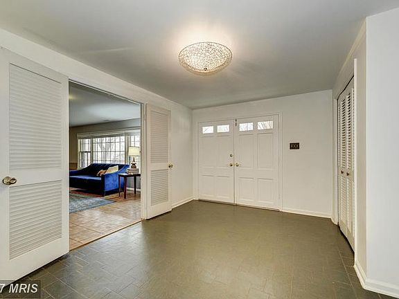 3rd image of 3704 Quaint Acre Cir