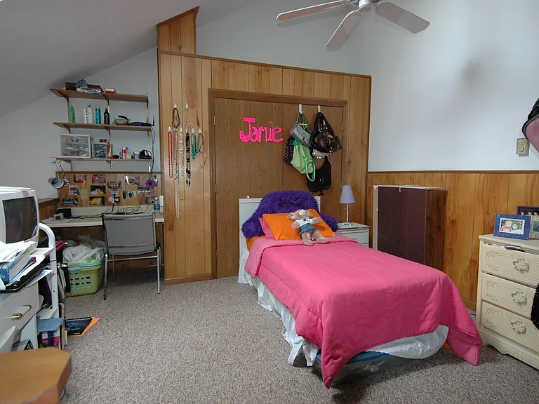 Crestview Apartments — Photo 8
