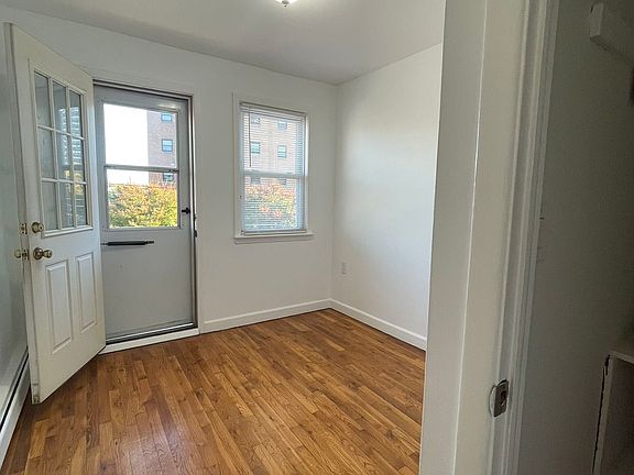 4th image of 8878 26th Ave Floor 2