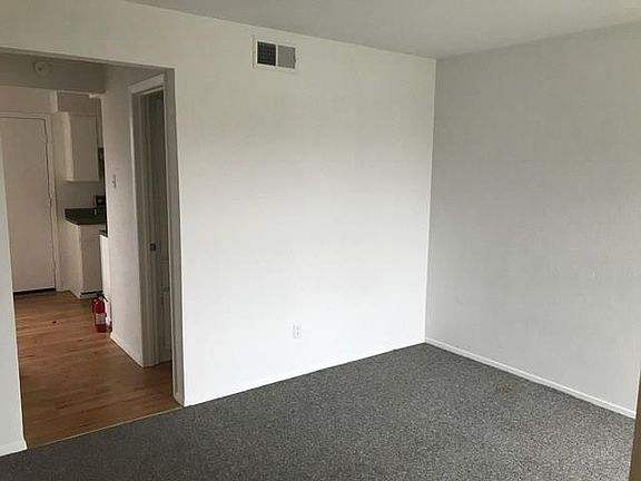 2nd image of 2804 Patricia Ln