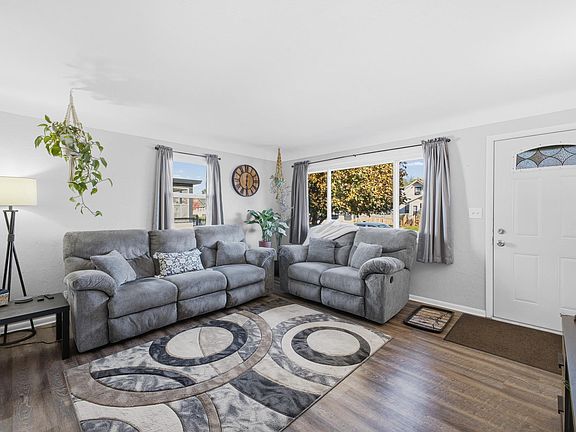 5th image of 440 5th Ave S