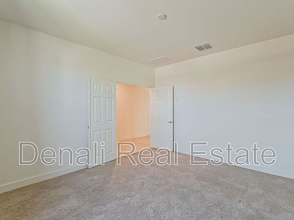5th image of 10962 W Taylor St