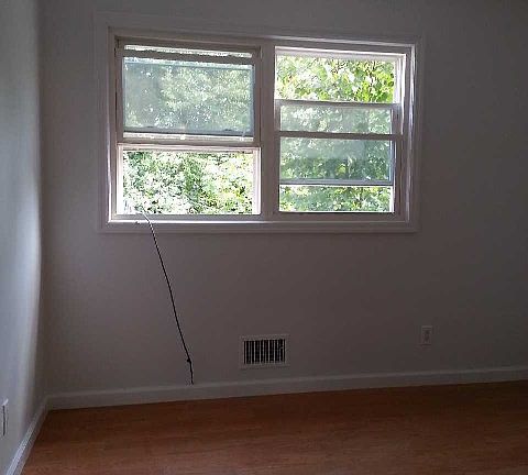 4th image of 24846 Thornhill Ave