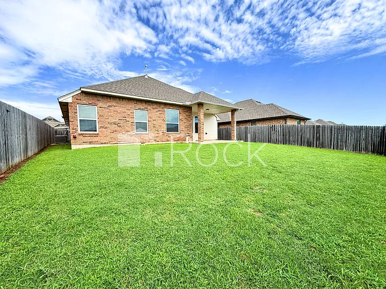 3908 Brougham Way — Photo 32