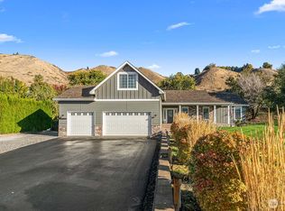 2945 Martin Pl, East Wenatchee, WA 98802