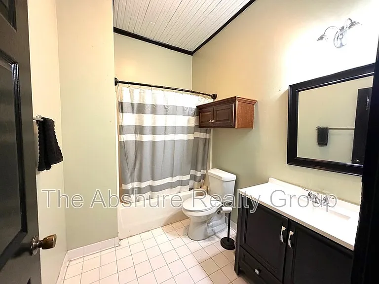 523 E Broad St #C — Photo 15