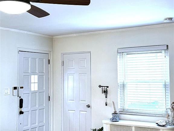 2nd image of 32 Martin Ter