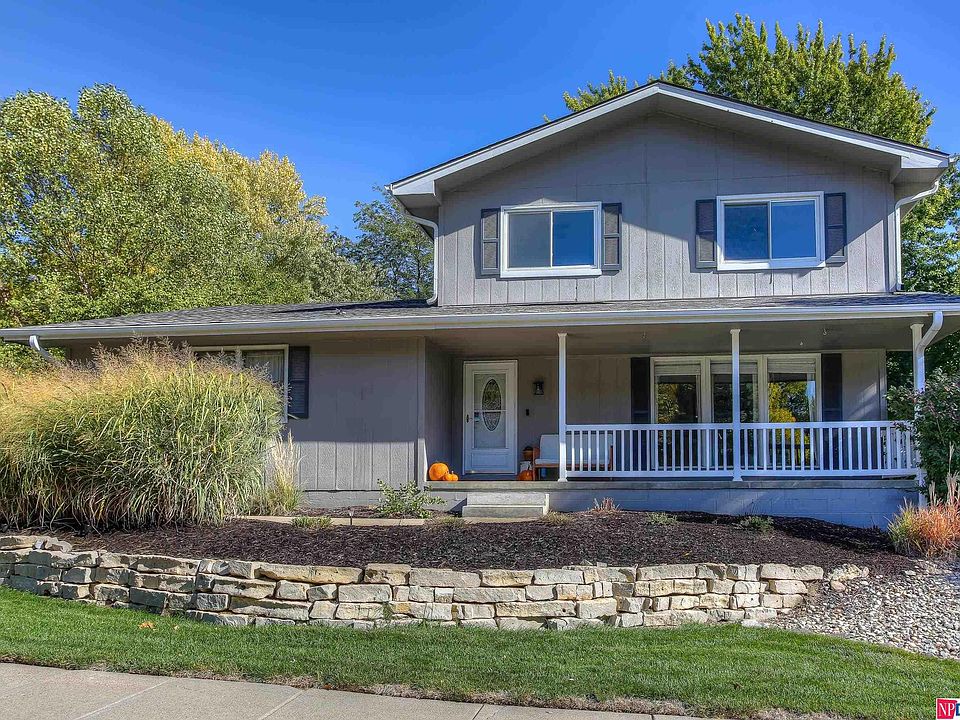 1st image of 15349 Davenport Cir