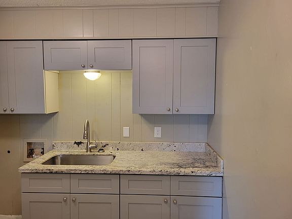 4th image of 4108 Tracy Cir #6