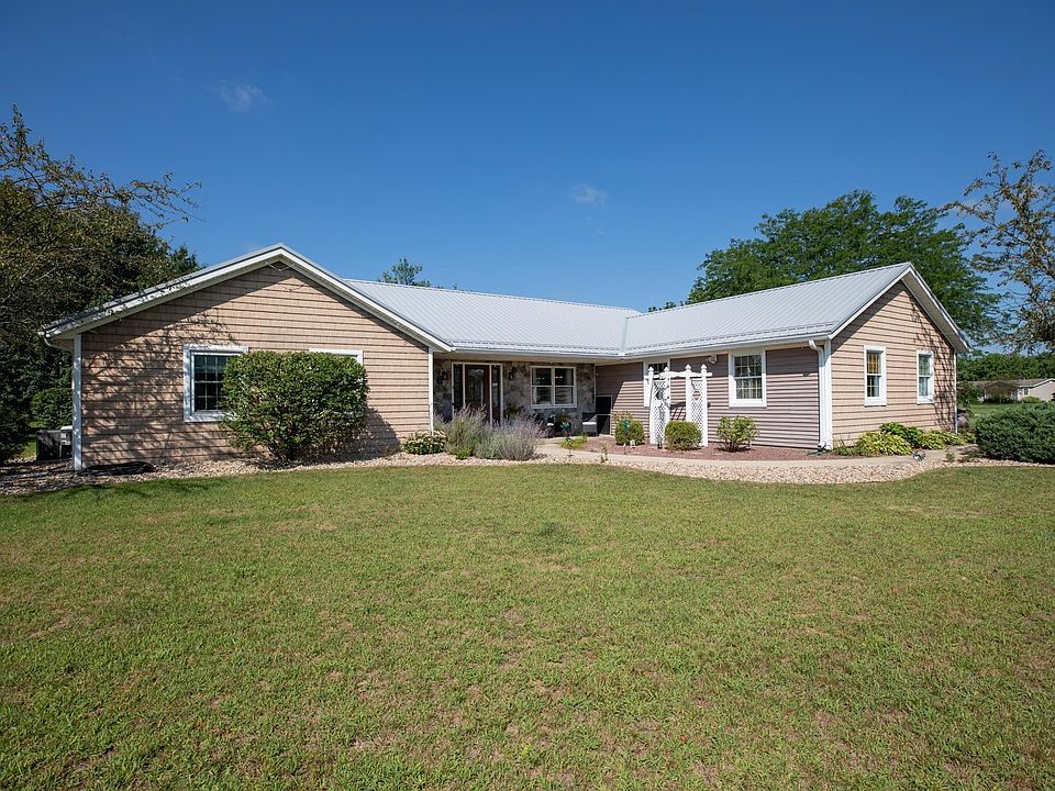 1st image of 1500 Cardinal Cir