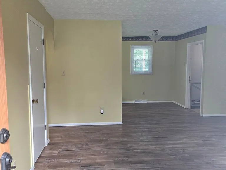 1301 Cobblestone Ct — Photo 7