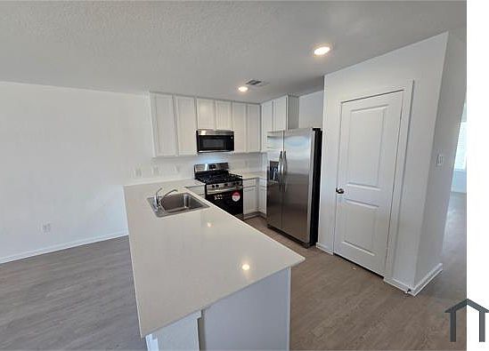 1st image of 12039 Rockview Dr