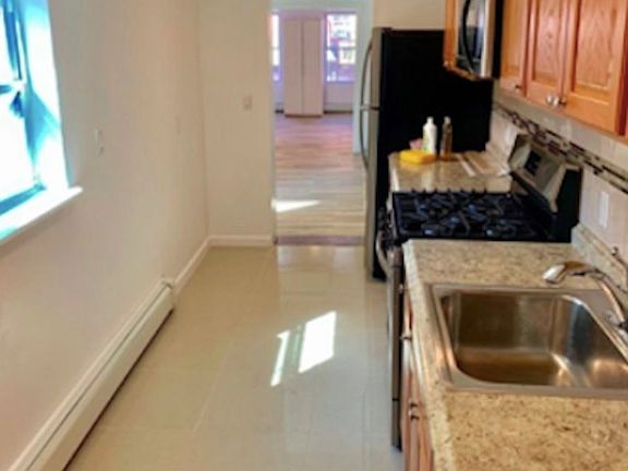 3rd image of 115 Smith St #1