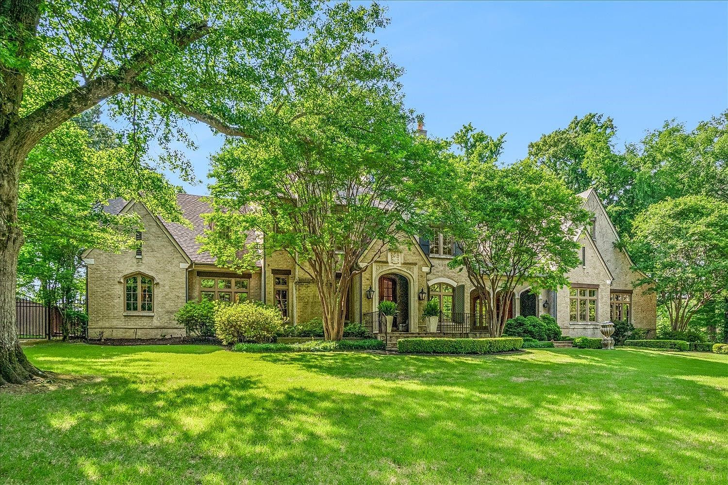 m*】様 house on the hill Cloverロンパース　80cm 637 W Clover Dr, Memphis, TN 38120 | Zillow